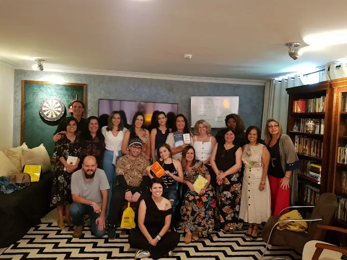Turma reunida em um dos cursos de formação da Clínica Brasília de Psicologia